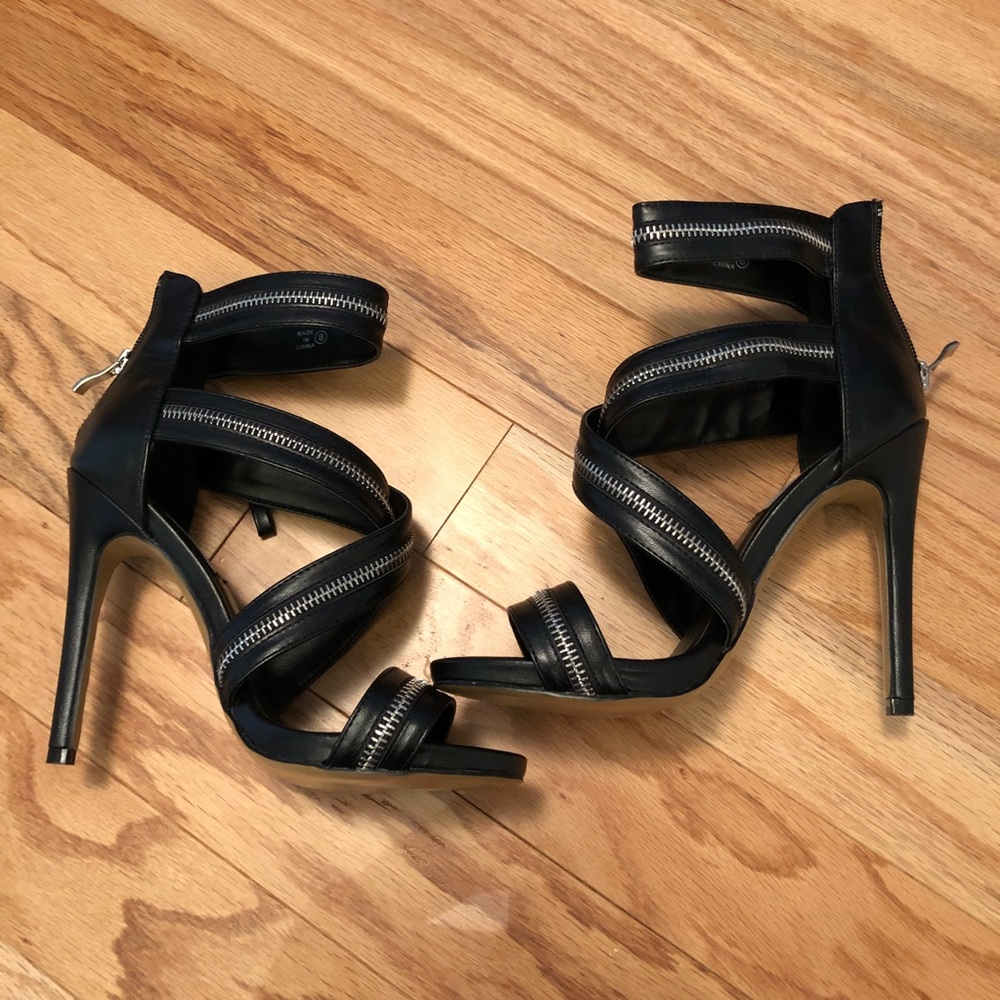 NEW‼️Sexy Black Zipper Heels Strappy Sandals